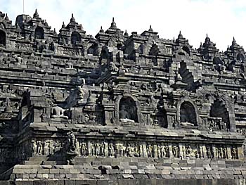 Borobodur, Borobudur Main Temple by Asienreisender